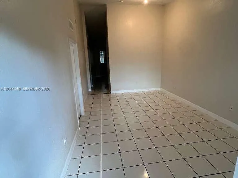 1661 SE 28th St #202 — Photo 3