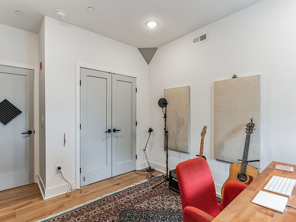 1st image of 1801 Fairmount Ave #202