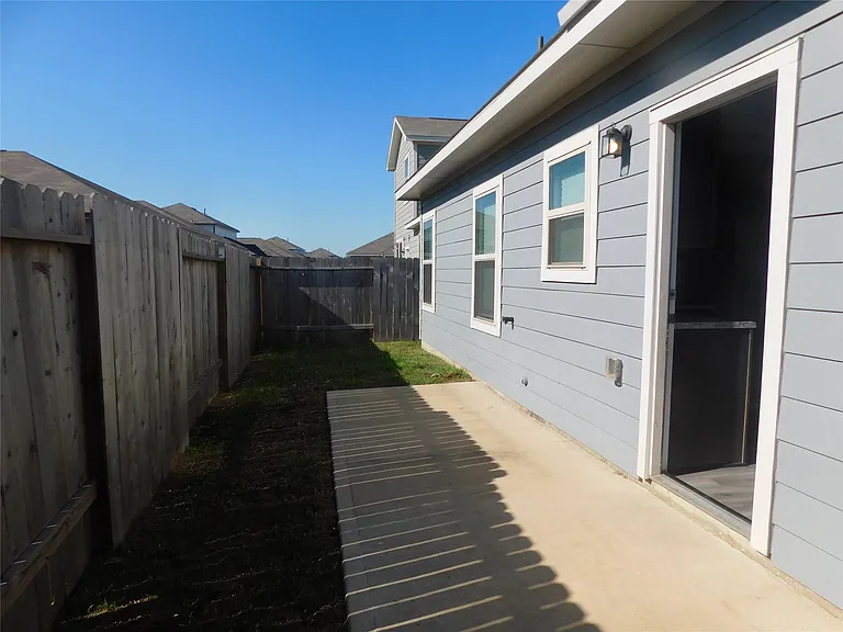 16658 Moss Ln — Photo 12