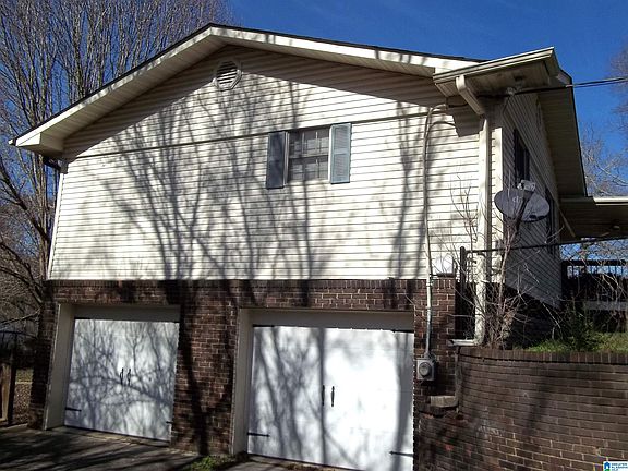 2nd image of 2916 Valley View Cir