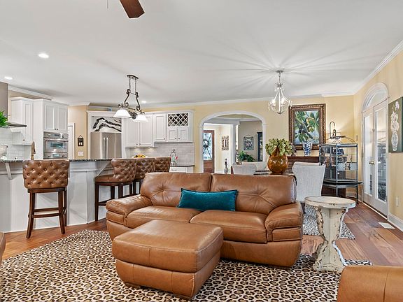 4th image of 155 Covey Hill Ln
