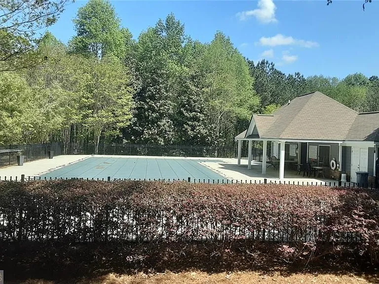 132 Lakeshore Pkwy — Photo 9