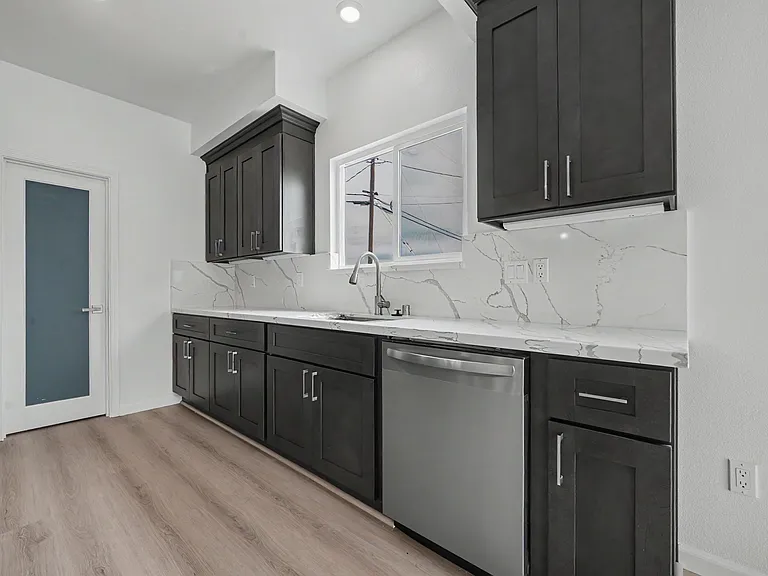 2426 Village Dr — Photo 5