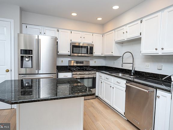 2nd image of 7426 Gadsby Sq