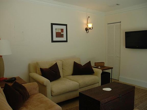 4th image of 850 Mallory St APT O6