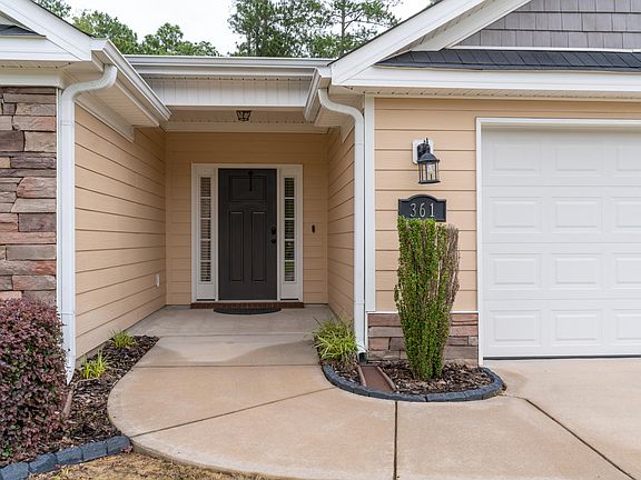 3rd image of 361 Loudoun Dr