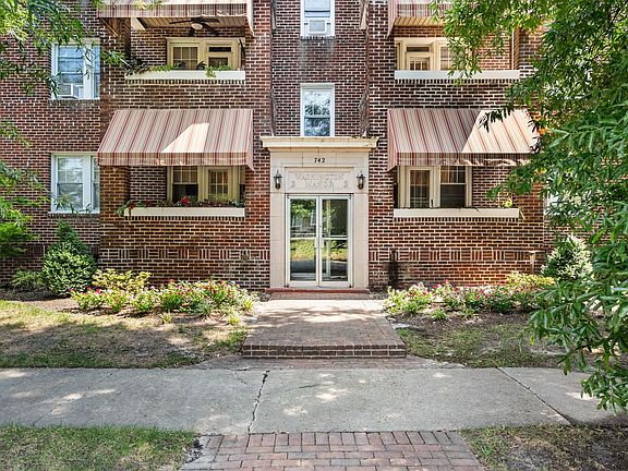 2nd image of 742 Washington Park APT B4
