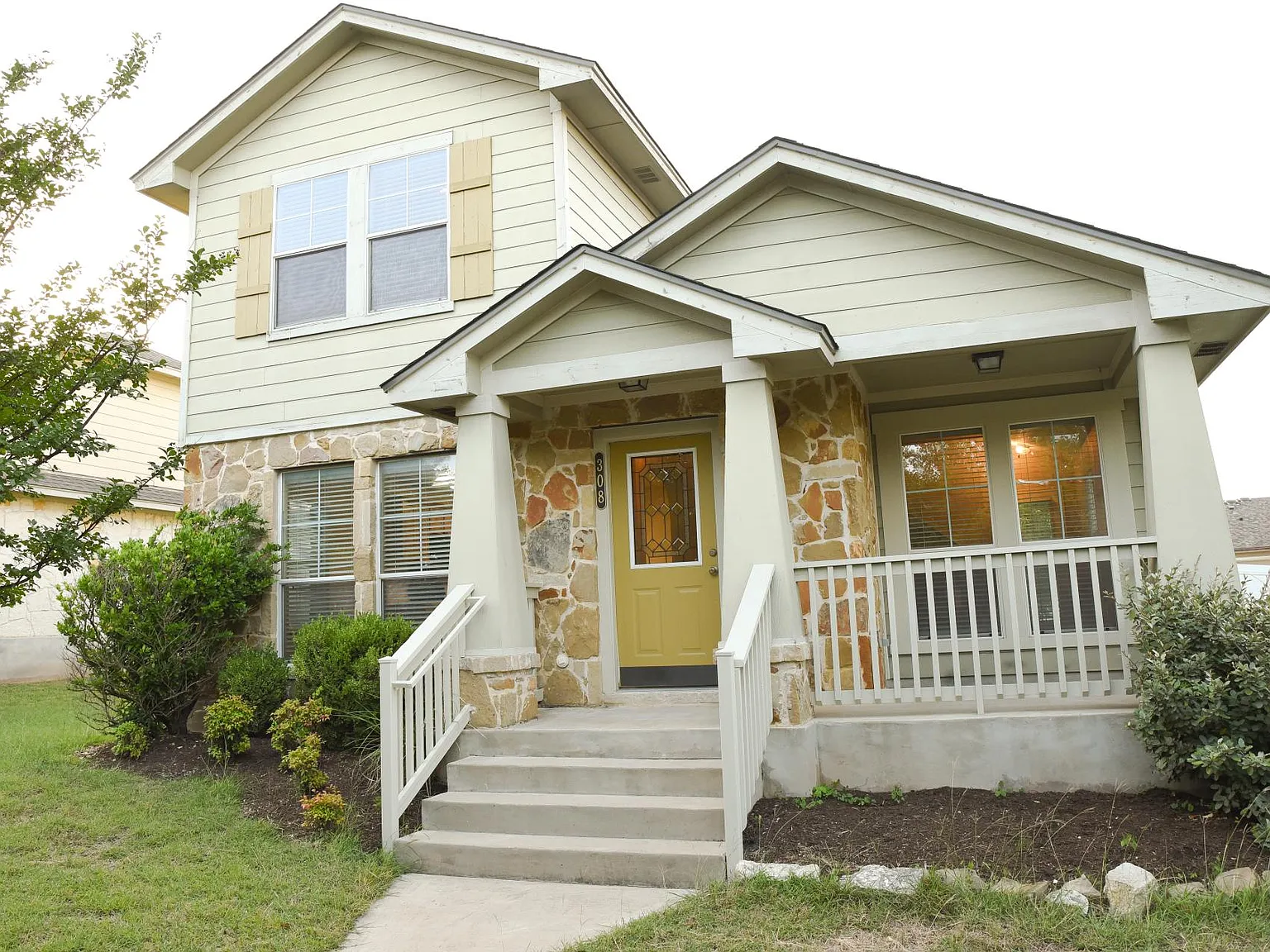 2 bed, 2.5 bath, 1443 sqft, $1,900 — Photo 2