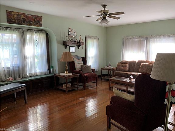 2nd image of 529 Potic Dr NW