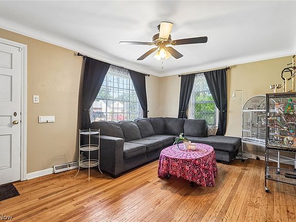 3rd image of 361 Lloyd Rd
