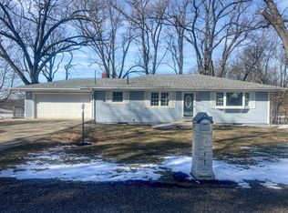 509 Crest Ln, Jonesville, MI
