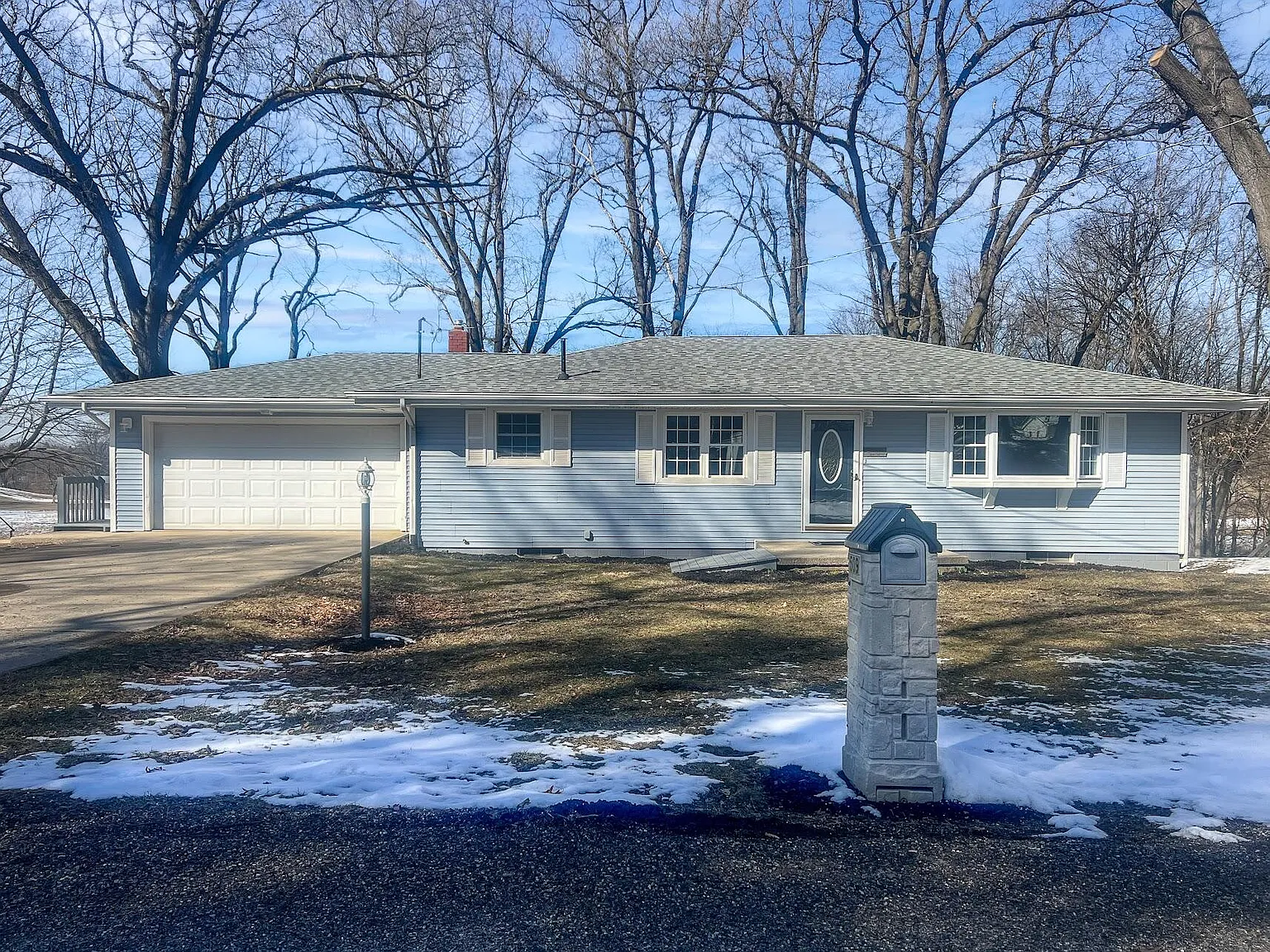 509 Crest Ln photo 1
