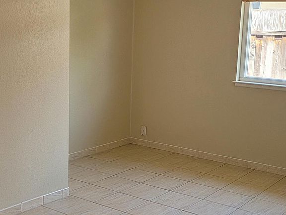 5th image of 1462 Jenvey Ave