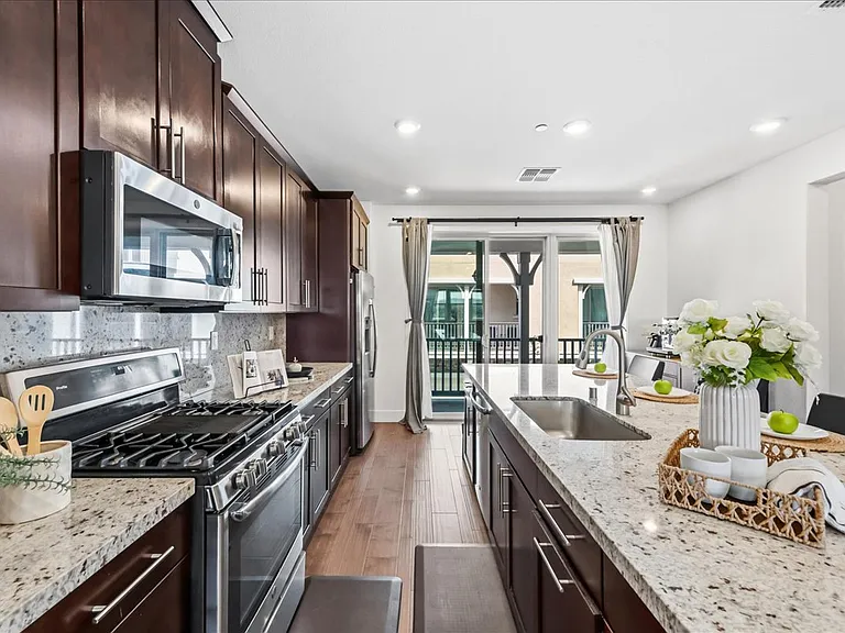 3910 Scottfield St — Photo 43