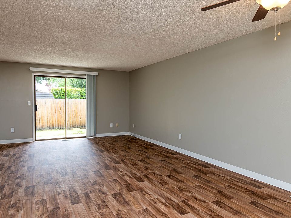 Cedar Park ; Living Room