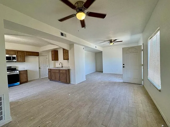 2 bed, 1110 sqft, $1,295 — Photo 2