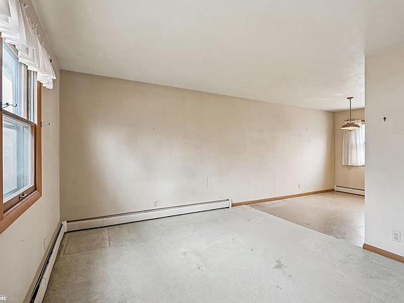 4th image of 909 S 5th St