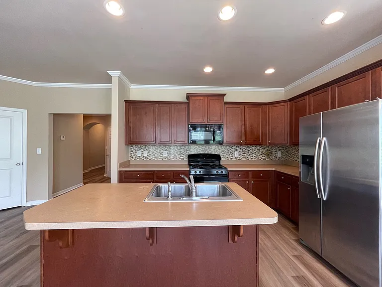 989 Parkside Wood Ct — Photo 10