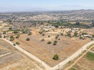 1 Winters Ln, Riverside, CA 92504