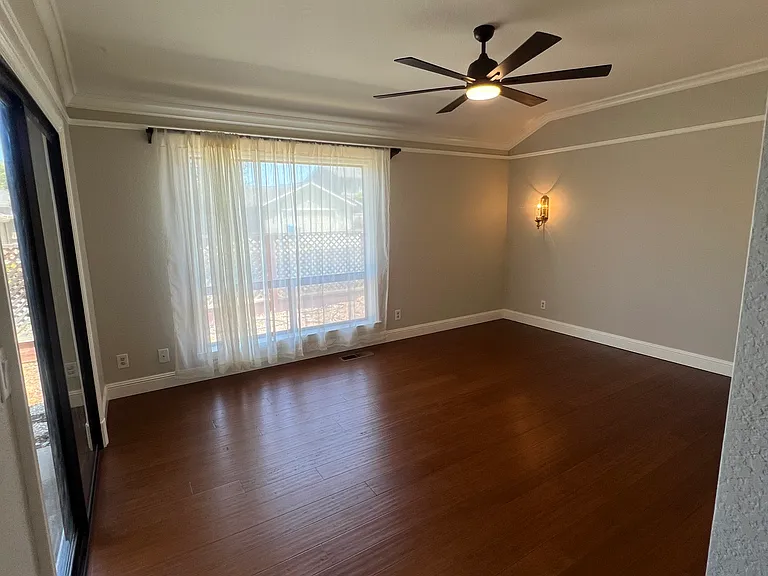 660 Helen Dr — Photo 22