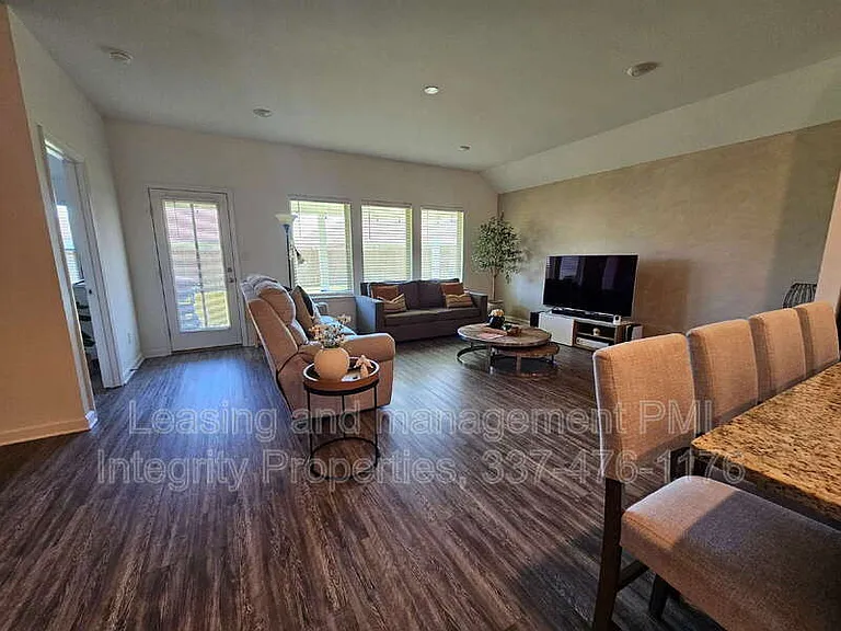 727 Lambot Ave — Photo 9
