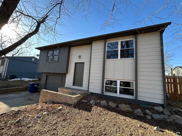 2725 Ponderosa Dr, Lawrence, KS 66046