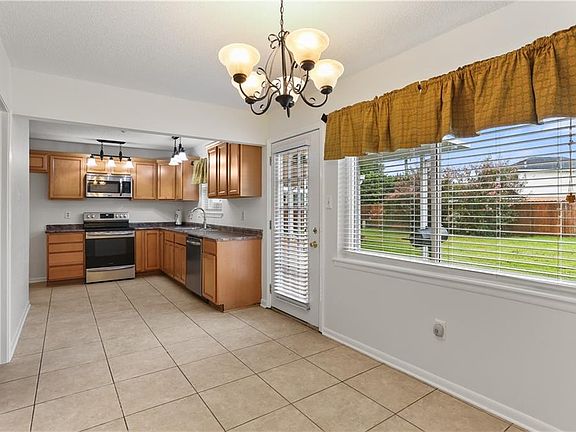 5th image of 2024 Bayou Oaks Dr
