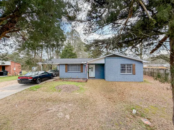 113 Katherine Dr, Columbia, MS 39429