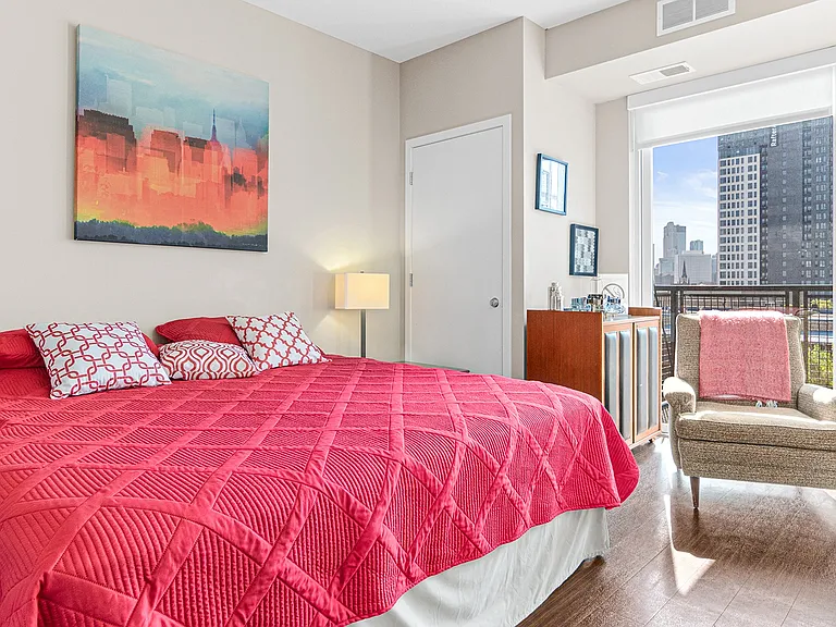 Red 20 Apartments — Photo 16