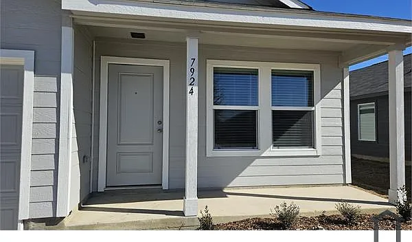 7924 Gilbert St — Photo 11