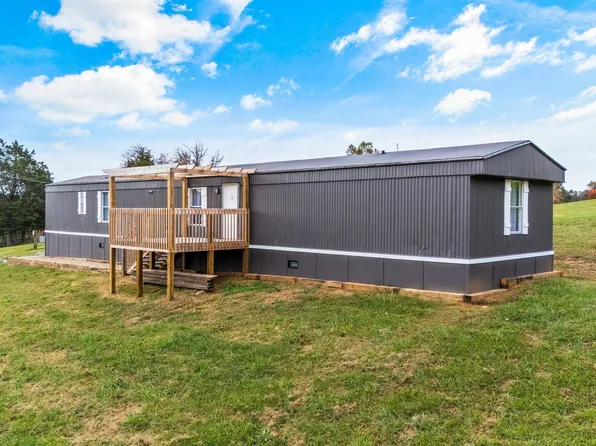 3827 Strong Rd, Mascot, TN 37806