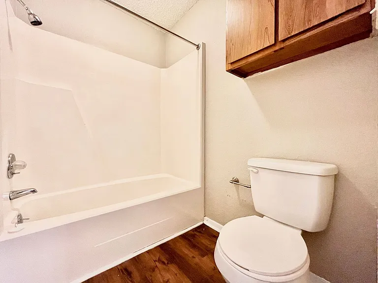 1247 Dallas Dr — Photo 10