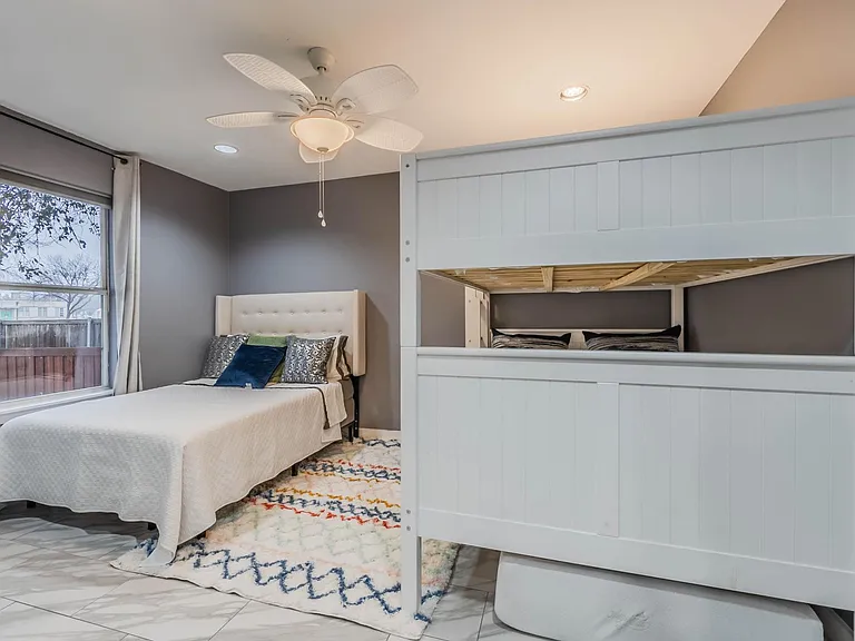 3126 Carlson Dr — Photo 10