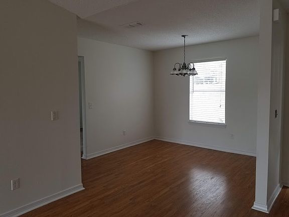 5th image of 228 Trish Dr