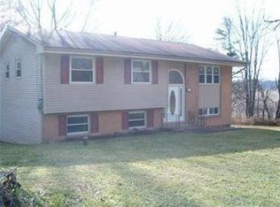 2222 Old Forge Rd, Kent, OH 44240