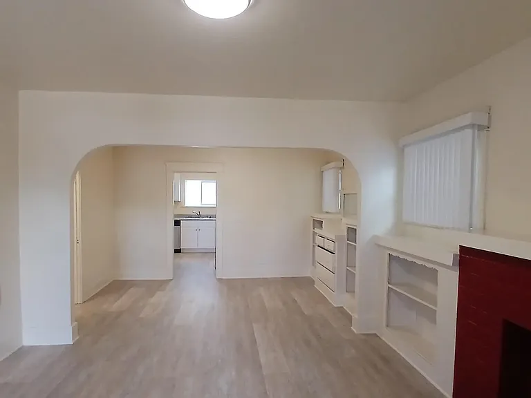 4319 Swift Ave — Photo 4