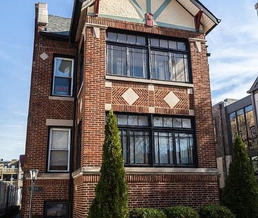 2nd image of 4411 N Hermitage Ave #1423