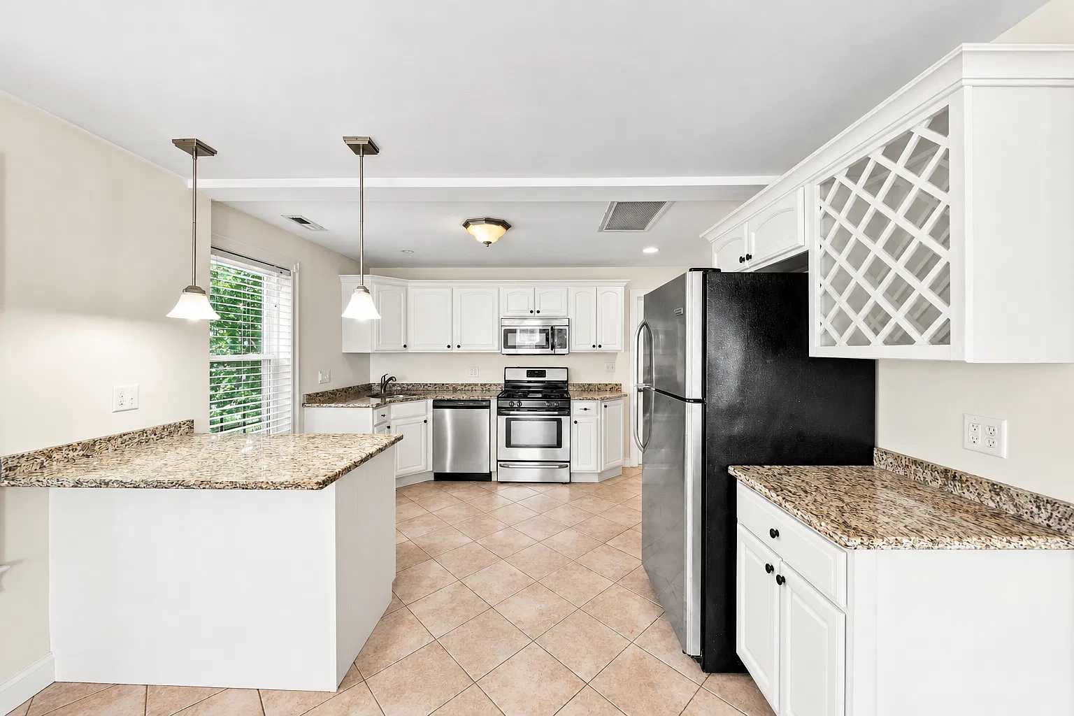 2 bed, 1345 sqft, $2,950 — Photo 3