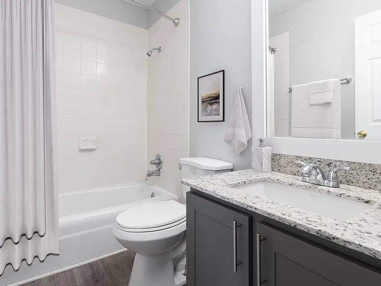 Doral Apartments — Photo 30