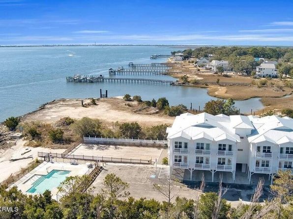 704 E Moore Street #116, Southport, NC 28461