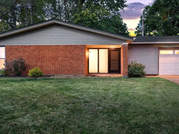 701 Chevron Dr, Saint Louis, MO 63125