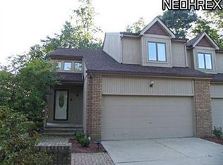 120 Cricket Ln, Cortland, OH
