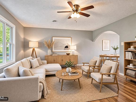 3rd image of 488 Rainbow Cir
