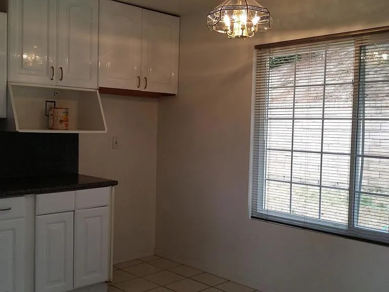 4875 Colony Dr — Photo 7