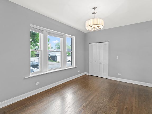 3rd image of 5853 W Thomas St #1