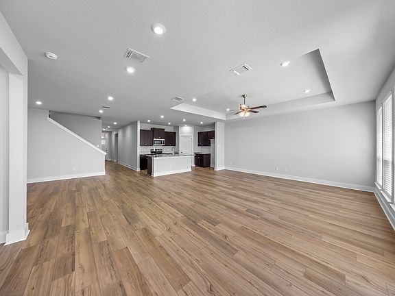 3rd image of 419 Winscott Ave