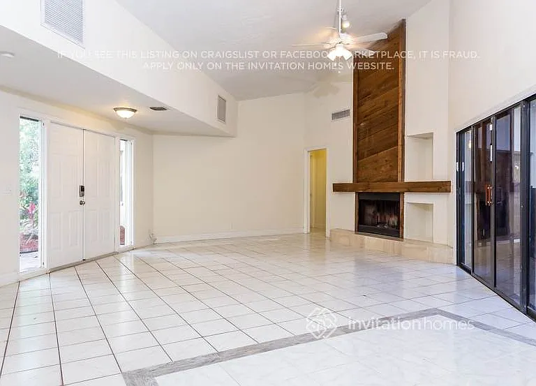 244 Natchez Ct — Photo 2