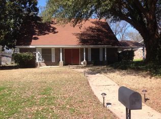 3 Lambeth Pl, Texarkana, TX 75503