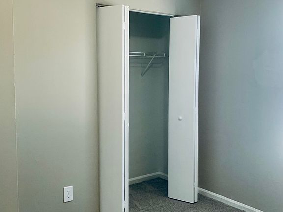 5th image of 5132 Indian Lakes Ct APT 2