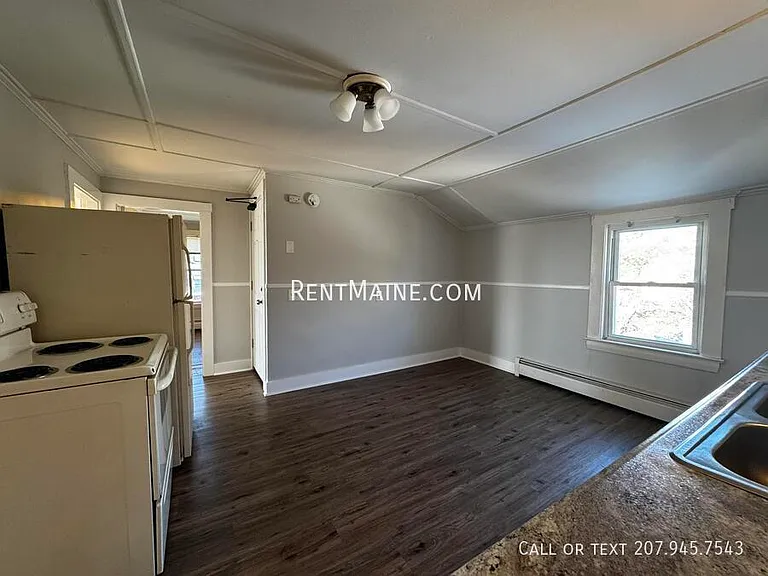 131 College Ave #5 — Photo 3